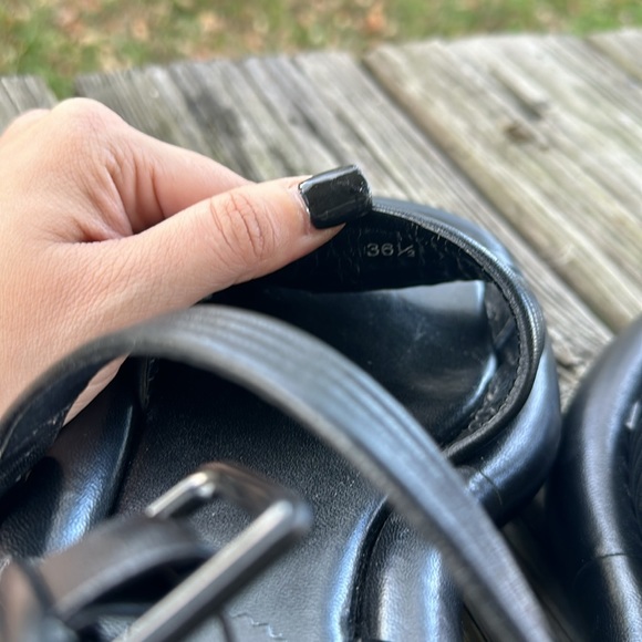 Christian Louboutin Manolasummer black leather sandal flats - Picture 9 of 9